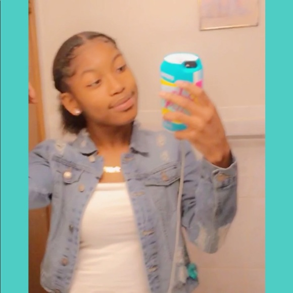 Meet your Posher, Dasani - Picture 1 of 1